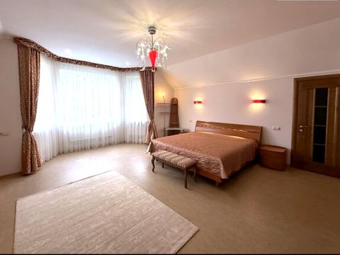 будинок за адресою смт. Козин, Київська вул.