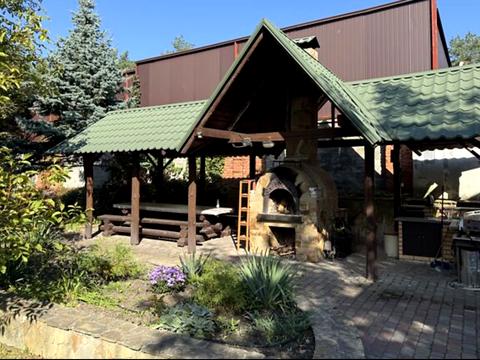 будинок за адресою смт. Козин, Київська вул.