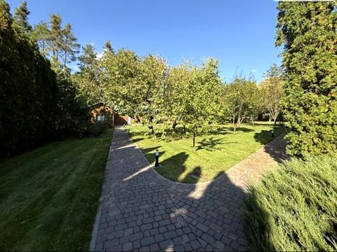 будинок за адресою смт. Козин, Київська вул.