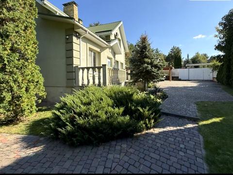 будинок за адресою смт. Козин, Київська вул.