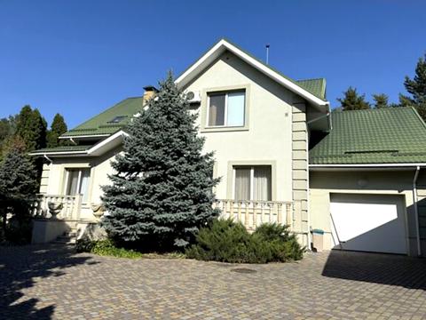 будинок за адресою смт. Козин, Київська вул.