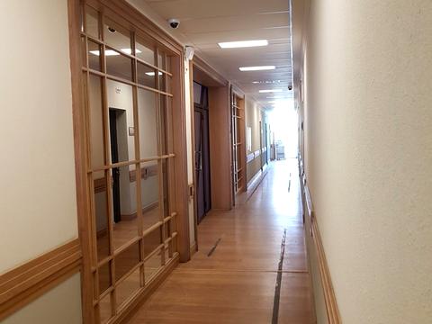 комерційна за адресою Верховної Ради бульв., 7