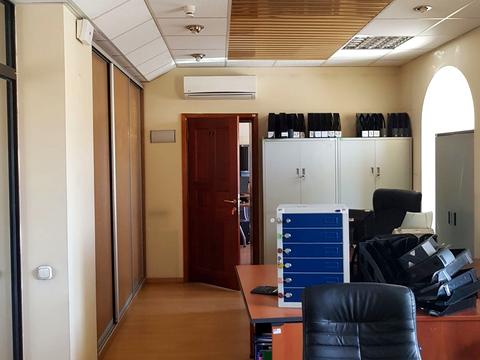 комерційна за адресою Верховної Ради бульв., 7