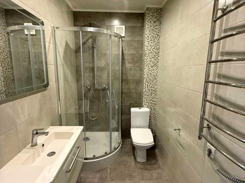 квартира за адресою Левка Лук'яненка вул. (Василя Жуковського), 16, 18, 20, 24