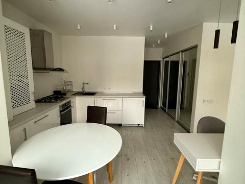 квартира за адресою Левка Лук'яненка вул. (Василя Жуковського), 16, 18, 20, 24