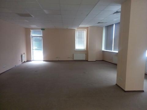 комерційна за адресою Королеви Єлизавети ІІ вул. (Глинки), 2