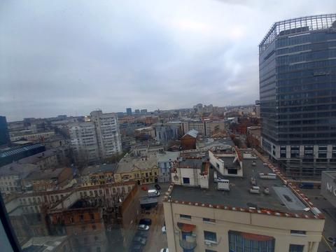 комерційна за адресою Королеви Єлизавети ІІ вул. (Глинки), 2