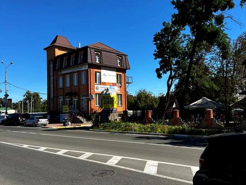 комерційна за адресою Левка Лук'яненка вул. (Жовтнева), 7