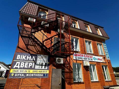 комерційна за адресою Левка Лук'яненка вул. (Жовтнева), 7