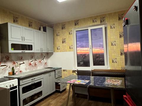 квартира за адресою Милославська вул., 12