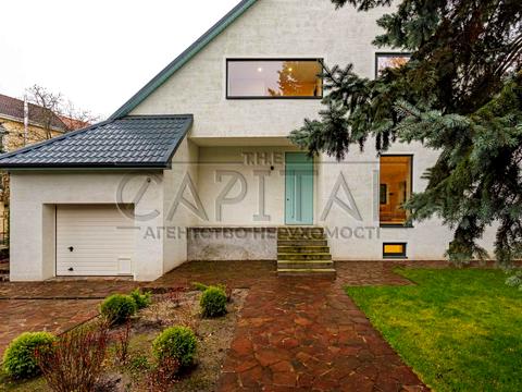 будинок за адресою смт. Козин, Київська вул.