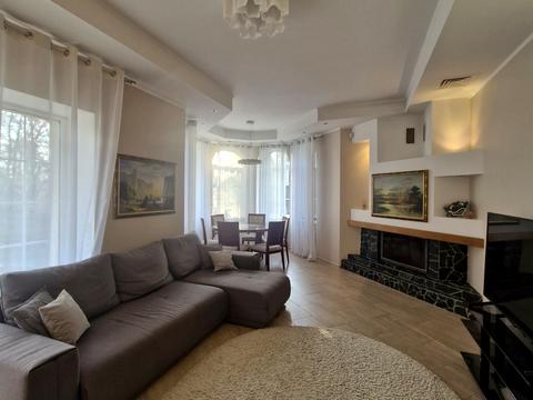 будинок за адресою Квітнева вул.