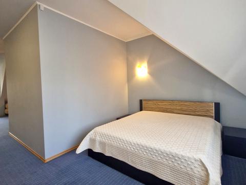 будинок за адресою Квітнева вул.