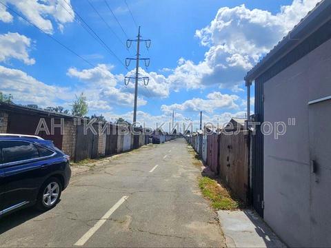 паркомісце за адресою Лугова вул., 15