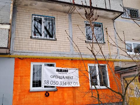 комерційна за адресою Київ, Космонавта Поповича вул. (Космонавта Волкова), 16