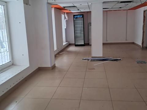 комерційна за адресою Київ, Космонавта Поповича вул. (Космонавта Волкова), 16