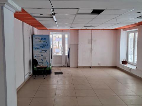 комерційна за адресою Київ, Космонавта Поповича вул. (Космонавта Волкова), 16