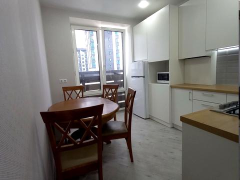 квартира за адресою Героїв Небесної Сотні просп., 18/2