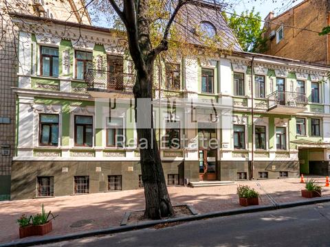 комерційна за адресою Олександра Кониського вул., 32а