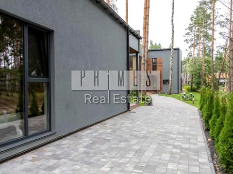 будинок за адресою Набережна вул.