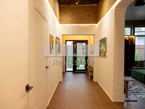 будинок за адресою Набережна вул.