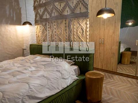 будинок за адресою Набережна вул.