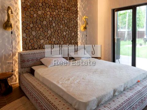 будинок за адресою Набережна вул.