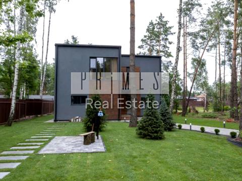 будинок за адресою Набережна вул.