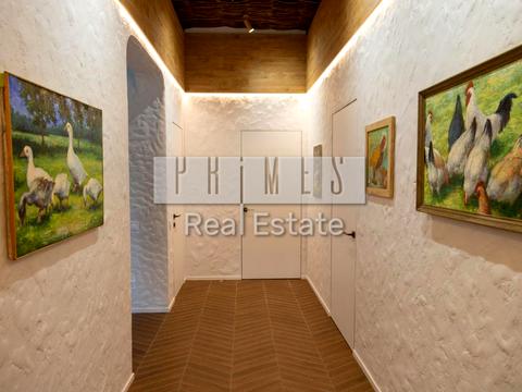 будинок за адресою Набережна вул.