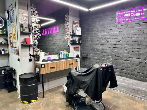 комерційна за адресою Срібнокільська вул., 1