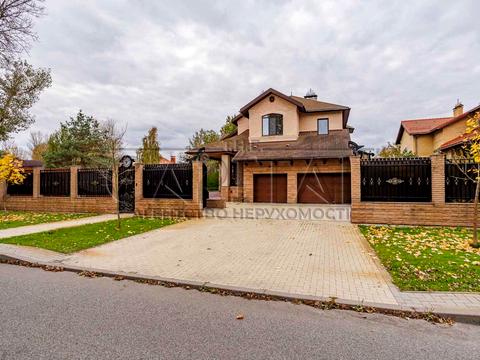 будинок за адресою смт. Козин, Лугова вул.