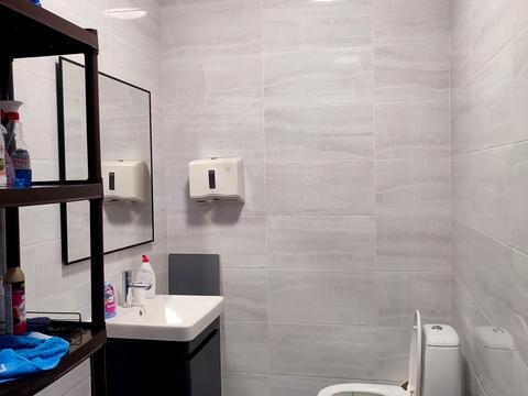 комерційна за адресою Львів, Залізнична вул., 9А