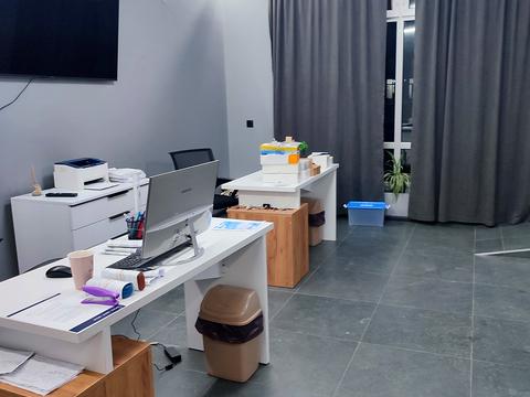 комерційна за адресою Львів, Залізнична вул., 9А