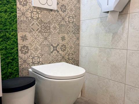 комерційна за адресою Університетська вул., 3/7