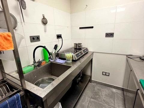 комерційна за адресою Університетська вул., 3/7