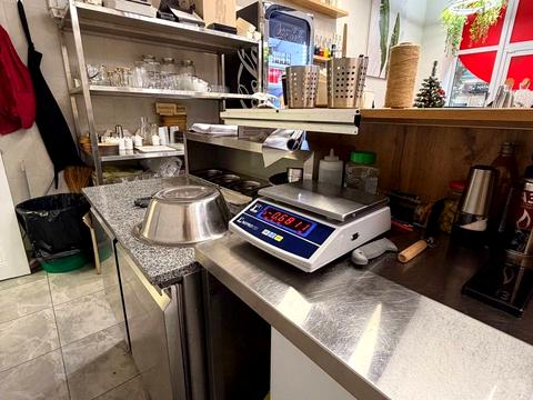 комерційна за адресою Університетська вул., 3/7