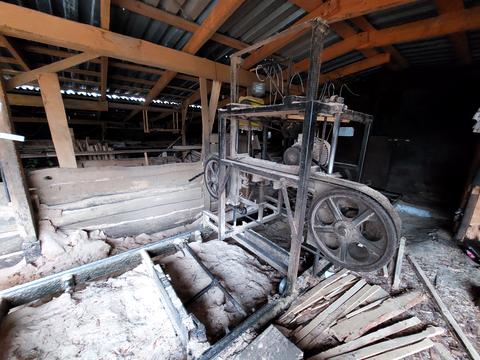 комерційна за адресою Берегова вул., 1