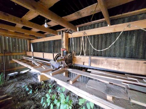 комерційна за адресою Берегова вул., 1