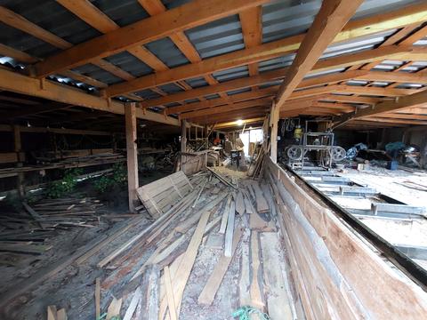 комерційна за адресою Берегова вул., 1