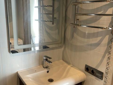 квартира за адресою Полковника Гуляєва просп. (Маршала Жукова), 111