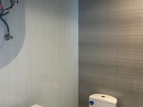 квартира за адресою Полковника Гуляєва просп. (Маршала Жукова), 111