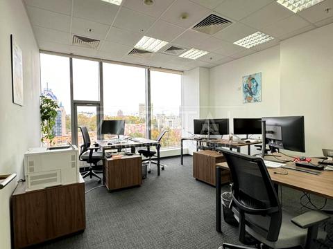 комерційна за адресою Спортивна пл., 1а