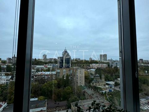 комерційна за адресою Спортивна пл., 1а