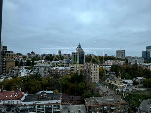 комерційна за адресою Спортивна пл., 1а