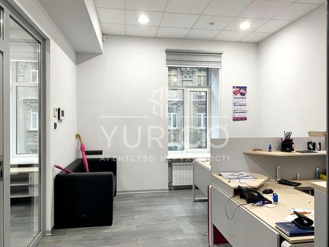 комерційна за адресою Хрещатик вул. (Kreschatic), 15