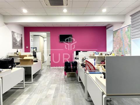 комерційна за адресою Хрещатик вул. (Kreschatic), 15