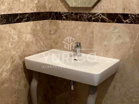 комерційна за адресою Кловський узвіз, 7a