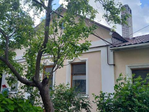 будинок за адресою Сурикова, 12