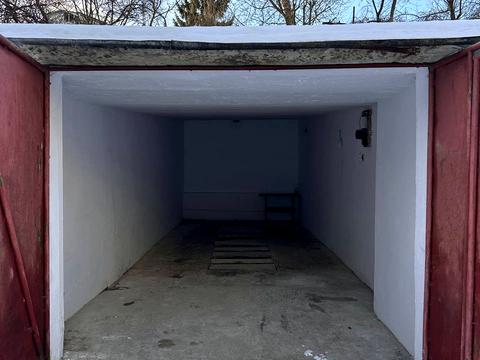 паркоместо по адресу Александра Олеся ул., 2