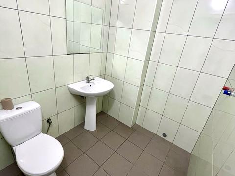 комерційна за адресою Богдана Хмельницького вул., 200